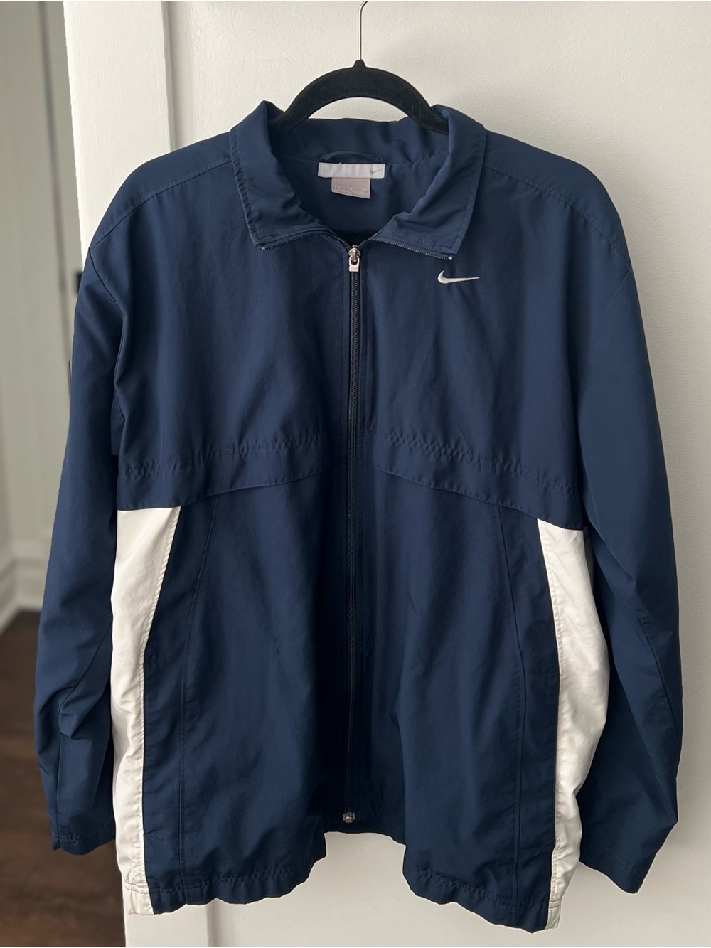 VINTAGE Y2K Era Nike Navy and White Full-Zip Windbreaker Jacket